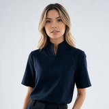 Blusa de Cuello Alto con Escote