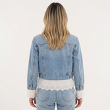 Chaqueta Vaquera con Bajo de Encaje